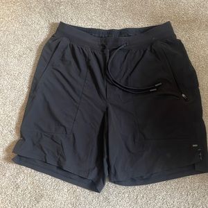 Lululemon Men’s License to Train liner-less short 7”